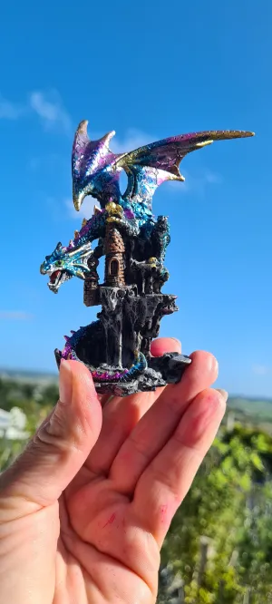 MINI DRAGON ON CASTLE