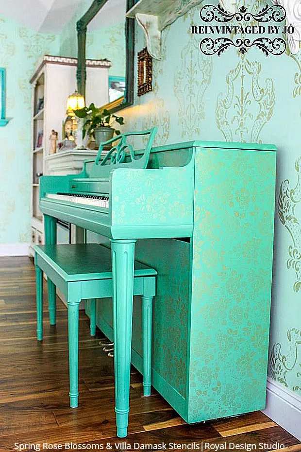Villa Alison Woolley Damask Wall Stencil